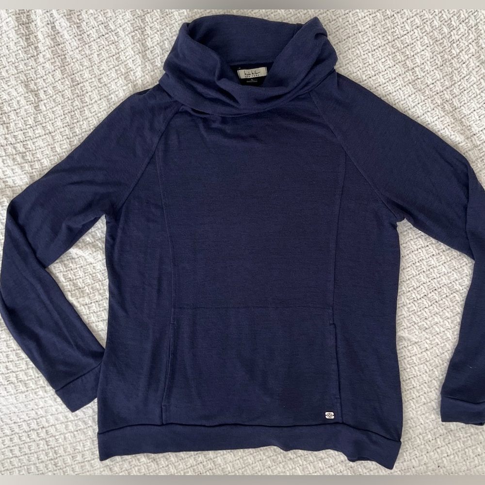 Nicole Miller Turtleneck Top Lightweight Knit Athletic Style Patch Pocket Front - Picture 2 of 5